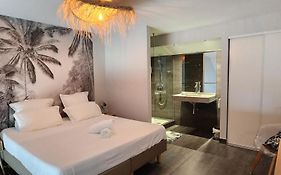 Beau Duplex Vue Mer Avec Piscine Et Acces Plage